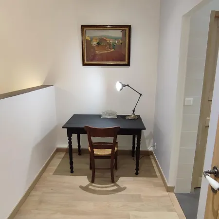 Le Clos Du Grenadier, Maison D'hotes 住宿加早餐酒店 4*