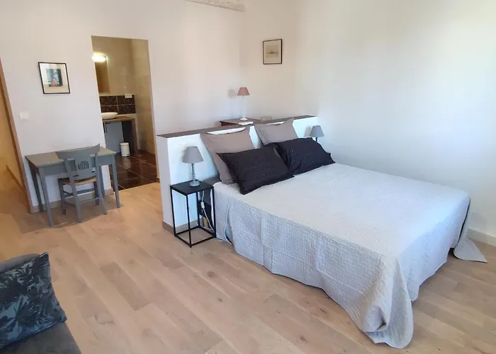 Bed & Breakfast Le Clos Du Grenadier, Maison D'hotes